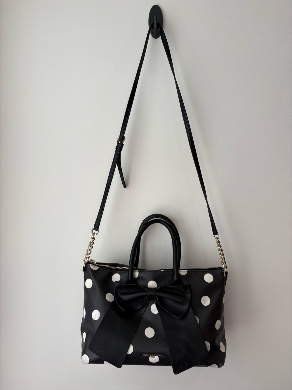 Karl Lagerfeld Purse π€π€ - Picture 2 of 7